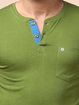BASIC HENLEY NECK HALF SLEEVE - OLIVE